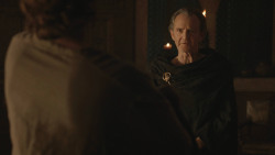 extant_GameOfThrones_8x01-Winterfell_2281
