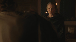 extant_GameOfThrones_8x01-Winterfell_2282