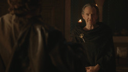 extant_GameOfThrones_8x01-Winterfell_2285