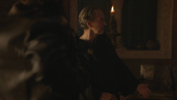 extant_GameOfThrones_8x01-Winterfell_2290