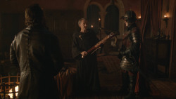 extant_GameOfThrones_8x01-Winterfell_2297