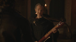 extant_GameOfThrones_8x01-Winterfell_2300