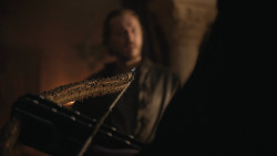extant_GameOfThrones_8x01-Winterfell_2305