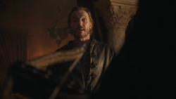 extant_GameOfThrones_8x01-Winterfell_2311
