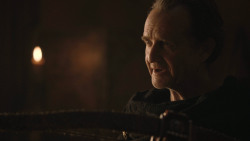 extant_GameOfThrones_8x01-Winterfell_2320