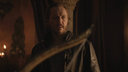 extant_GameOfThrones_8x01-Winterfell_2328