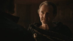 extant_GameOfThrones_8x01-Winterfell_2336