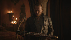 extant_GameOfThrones_8x01-Winterfell_2358