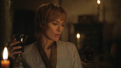 extant_GameOfThrones_8x01-Winterfell_2415