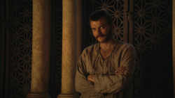 extant_GameOfThrones_8x01-Winterfell_2427