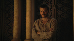 extant_GameOfThrones_8x01-Winterfell_2428