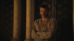 extant_GameOfThrones_8x01-Winterfell_2429