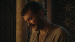 extant_GameOfThrones_8x01-Winterfell_2452