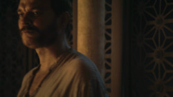 extant_GameOfThrones_8x01-Winterfell_2455