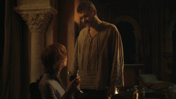 extant_GameOfThrones_8x01-Winterfell_2470