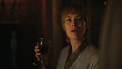 extant_GameOfThrones_8x01-Winterfell_2478