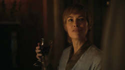 extant_GameOfThrones_8x01-Winterfell_2479