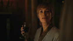 extant_GameOfThrones_8x01-Winterfell_2480