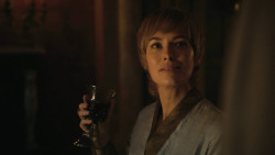 extant_GameOfThrones_8x01-Winterfell_2483