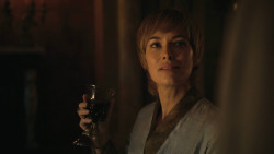 extant_GameOfThrones_8x01-Winterfell_2484