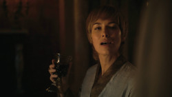 extant_GameOfThrones_8x01-Winterfell_2485