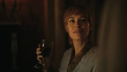 extant_GameOfThrones_8x01-Winterfell_2487