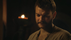 extant_GameOfThrones_8x01-Winterfell_2488