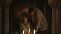 extant_GameOfThrones_8x01-Winterfell_2497