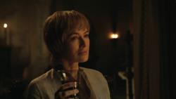 extant_GameOfThrones_8x01-Winterfell_2526