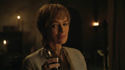 extant_GameOfThrones_8x01-Winterfell_2537