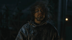 extant_GameOfThrones_8x01-Winterfell_2568