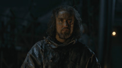 extant_GameOfThrones_8x01-Winterfell_2569