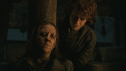 extant_GameOfThrones_8x01-Winterfell_2622