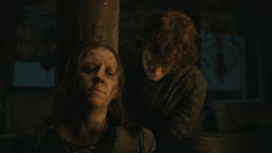 extant_GameOfThrones_8x01-Winterfell_2623
