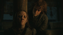 extant_GameOfThrones_8x01-Winterfell_2627