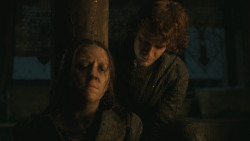 extant_GameOfThrones_8x01-Winterfell_2629