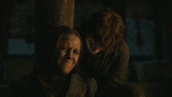 extant_GameOfThrones_8x01-Winterfell_2631