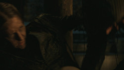 extant_GameOfThrones_8x01-Winterfell_2636