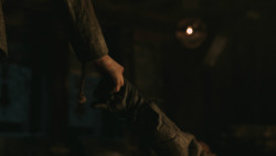extant_GameOfThrones_8x01-Winterfell_2670