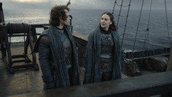 extant_GameOfThrones_8x01-Winterfell_2696