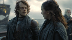 extant_GameOfThrones_8x01-Winterfell_2698