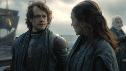 extant_GameOfThrones_8x01-Winterfell_2701