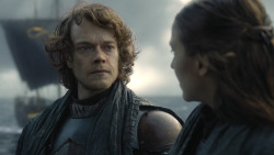 extant_GameOfThrones_8x01-Winterfell_2713