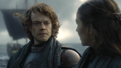 extant_GameOfThrones_8x01-Winterfell_2715