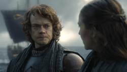 extant_GameOfThrones_8x01-Winterfell_2719