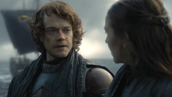 extant_GameOfThrones_8x01-Winterfell_2727