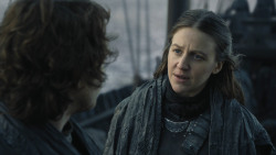 extant_GameOfThrones_8x01-Winterfell_2742