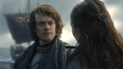 extant_GameOfThrones_8x01-Winterfell_2754