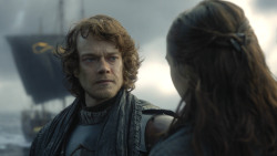 extant_GameOfThrones_8x01-Winterfell_2765