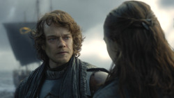 extant_GameOfThrones_8x01-Winterfell_2766